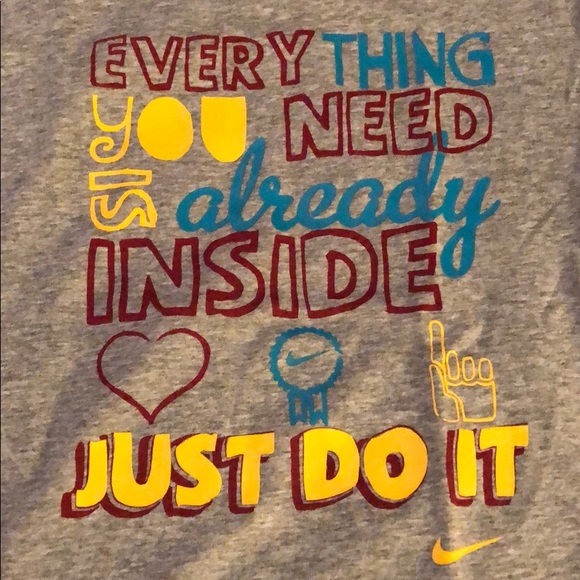 Nike Dri-Fit tee size small: everything you need - Picture 3 of 5